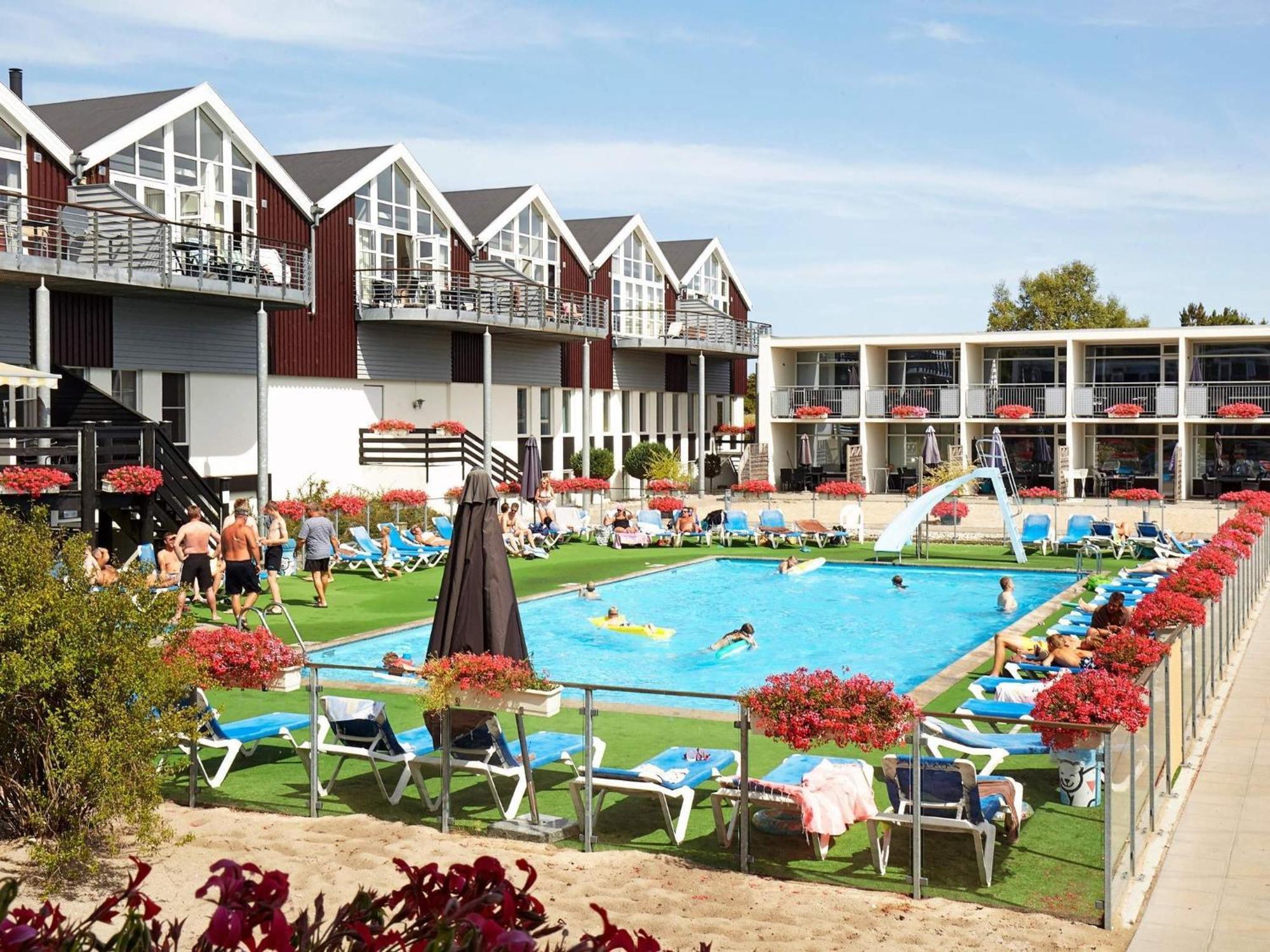 4 Person Holiday Home On A Holiday Park In Glesborg Exteriör bild